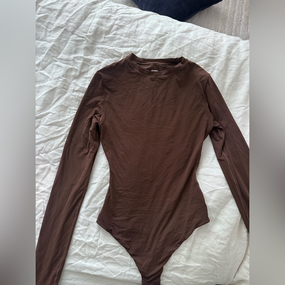 Skims Long Sleeve Bodysuits ( 2) - Picture 6 of 7